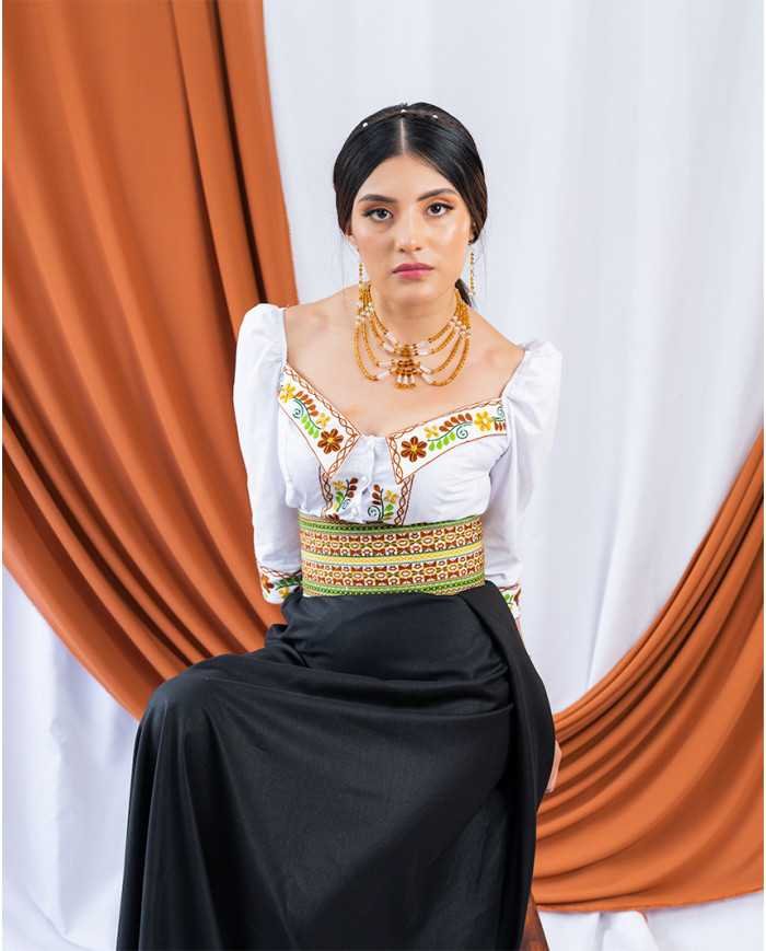 BLUSA KINKUSHKA CAFÉ BORDADO ORLÓN