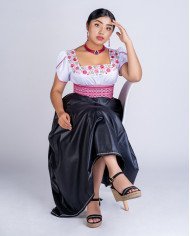 BLUSA KAWSAY BORDADO SEDA