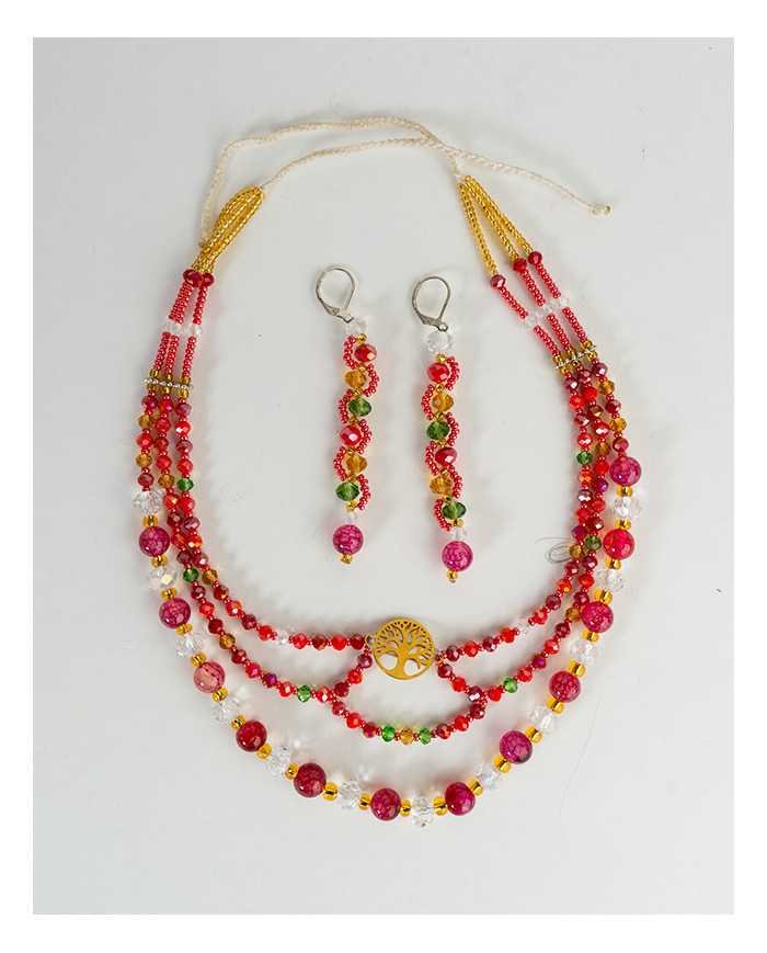 COLLAR Y ARETES KAWSAY CRISTALES