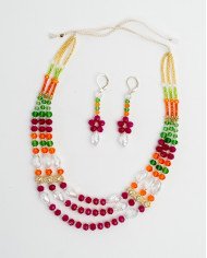 COLLAR Y ARETES WAMINSI FUCSIA CRISTALES