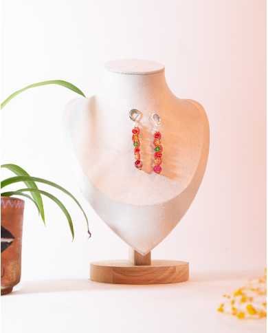 COLLAR Y ARETES KAWSAY CRISTALES