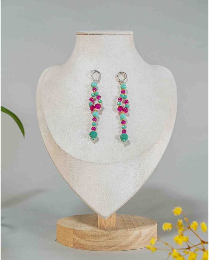 COLLAR Y ARETES KAWSAY CRISTALES