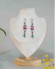 COLLAR Y ARETES KAWSAY CRISTALES