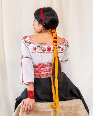 BLUSA NINA ROJO BORDADO ORLÓN