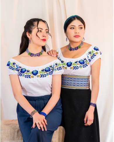 BLUSA YAKU AZUL BORDADO ORLÓN