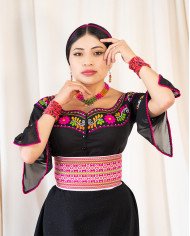 BLUSA NINA FUCSIA BORDADO ORLÓN