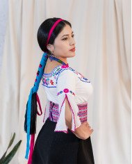 BLUSA NINA PURUHÁ BORDADO ORLÓN