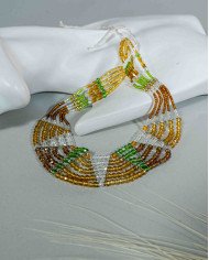 COLLAR Y ARETES ALLPA MOSTAZA CRISTALES