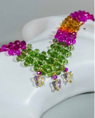 COLLAR Y ARETES NINA FUCSIA CRISTALES