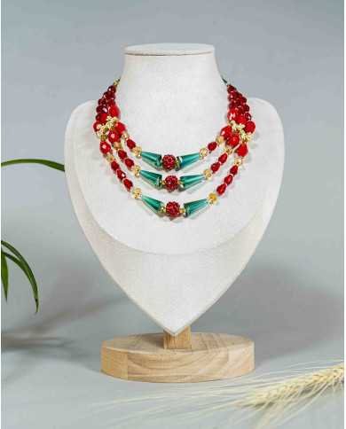 COLLAR Y ARETES KAWSARINA ROJO CRISTALES