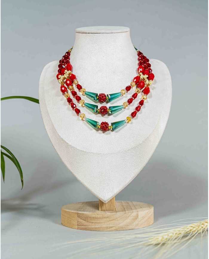 COLLAR Y ARETES KAWSARINA ROJO CRISTALES