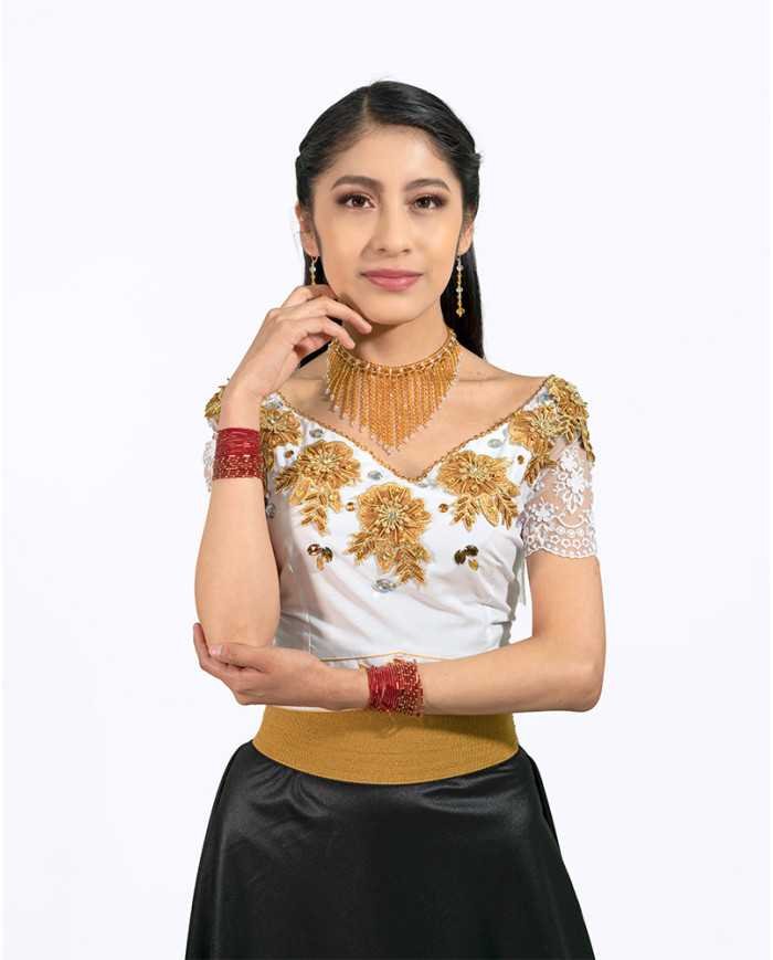 BLUSA ÑUSTA APLIQUE MOSTAZA BORDADO SEDA