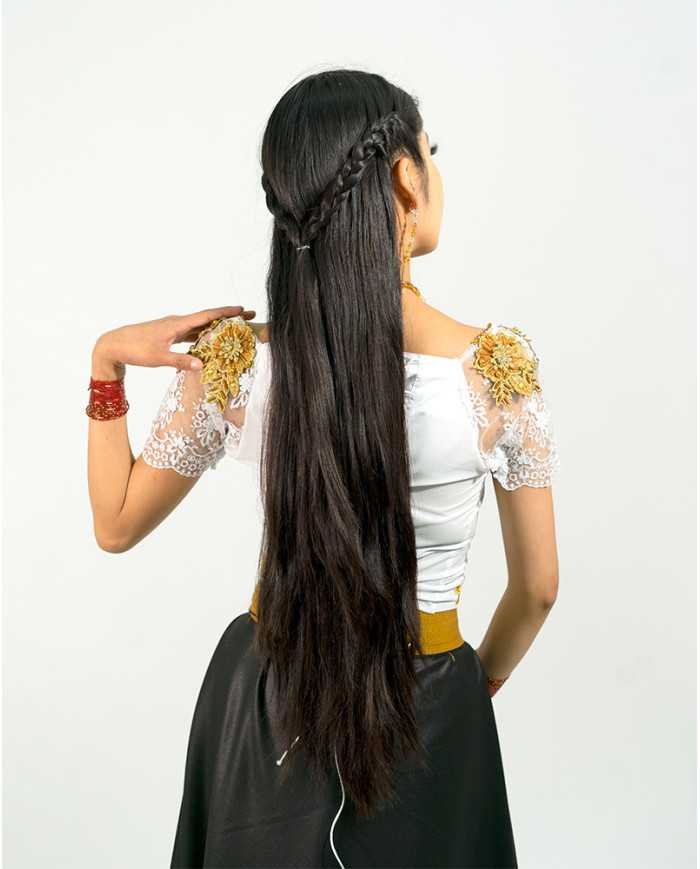 BLUSA ÑUSTA APLIQUE MOSTAZA BORDADO SEDA