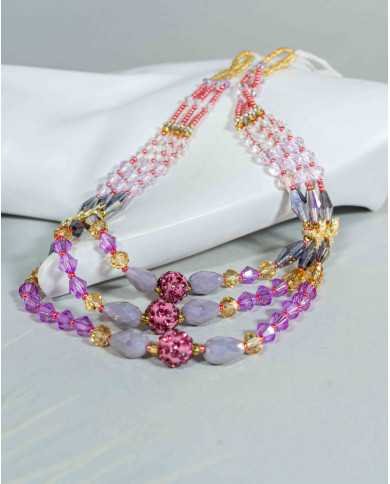 COLLAR Y ARETES KAWSARINA ROSA CRISTALES