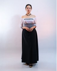 BLUSA YUYAY NEGRO BORDADO ORLÓN