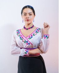 BLUSA WIÑARIK PURUHÁ BORDADO ORLÓN