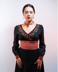 BLUSA WIÑARIK NEGRO BORDADO ORLÓN