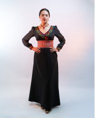 BLUSA WIÑARIK NEGRO BORDADO ORLÓN