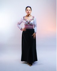 BLUSA KAMANA VINO BORDADO ORLÓN