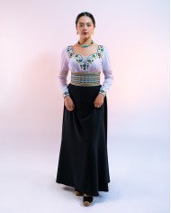 BLUSA KAMANA PETRÓLEO BORDADO ORLÓN