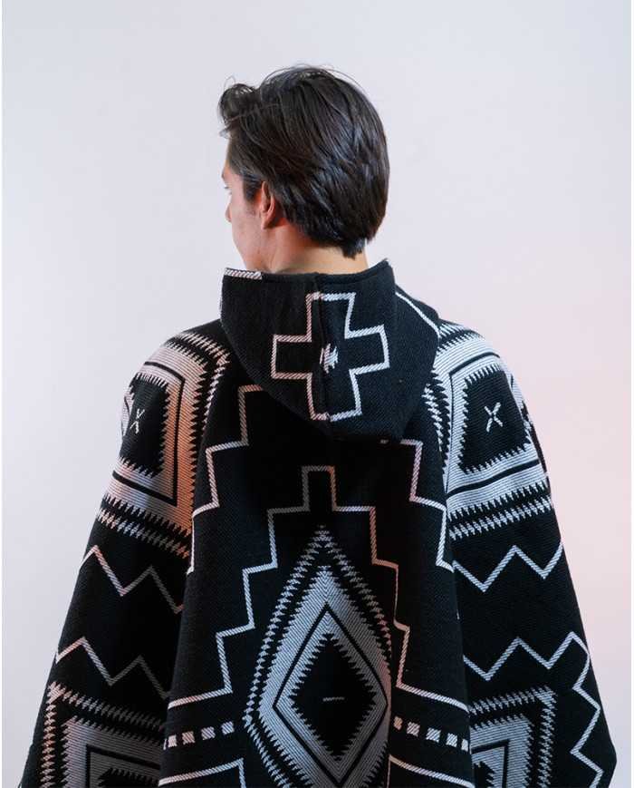 PONCHO UNISEX ARTESANAL GRUESO NEGRO