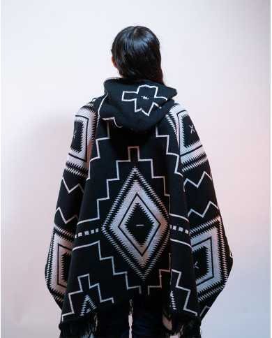 PONCHO UNISEX ARTESANAL GRUESO NEGRO