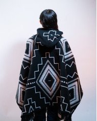 PONCHO UNISEX ARTESANAL GRUESO NEGRO
