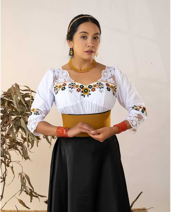 BLUSA ACHIK MOSTAZA BORDADO ORLÓN