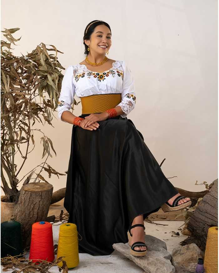 BLUSA ACHIK MOSTAZA BORDADO ORLÓN