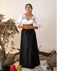 BLUSA ACHIK MOSTAZA BORDADO ORLÓN