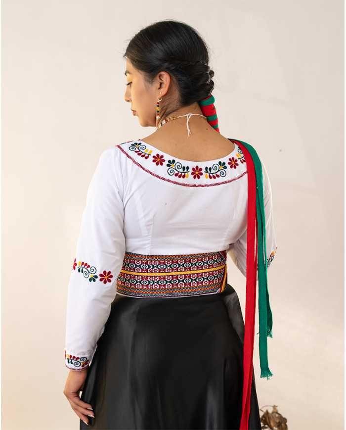 BLUSA RIKCHAY KAWIÑA BORDADO ORLÓN