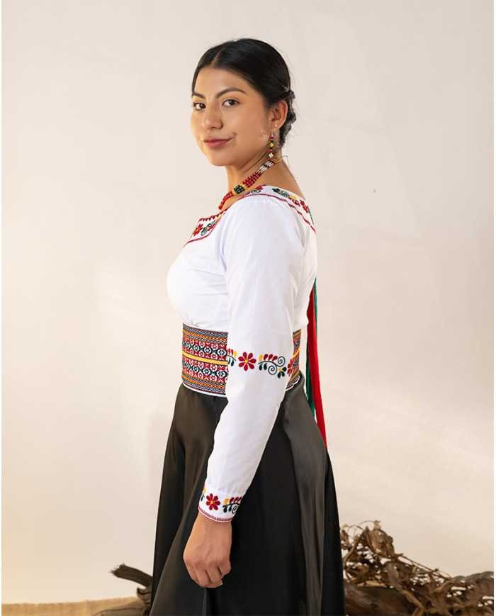 BLUSA RIKCHAY KAWIÑA BORDADO ORLÓN