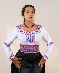 BLUSA RIKCHAY PURUHÁ BORDADO ORLÓN