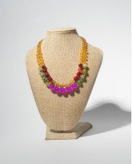 COLLAR Y ARETES KATIK MOSTAZA CRISTALES