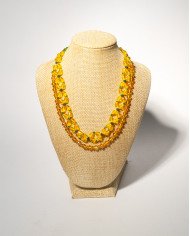 COLLAR Y ARETES ACHIK MOSTAZA CRISTALES