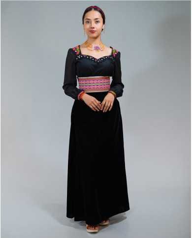 BLUSA WALLPAY NEGRO CON COLLAR Y ARETES