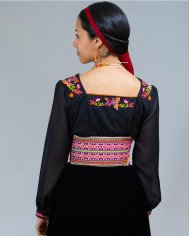 BLUSA WALLPAY NEGRO CON COLLAR Y ARETES