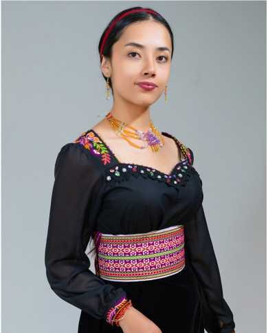 BLUSA WALLPAY NEGRO CON COLLAR Y ARETES