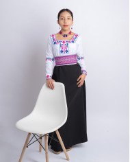BLUSA KINKUSHKA PURUHÁ BORDADO ORLÓN (L)