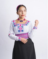 BLUSA KINKUSHKA PURUHÁ BORDADO ORLÓN (L)