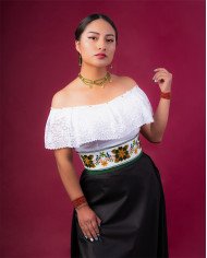 BLUSA PAKTAY VERDE BORDADO ORLÓN
