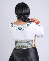 BLUSA PUCHKA PETRÓLEO BORDADO ORLÓN