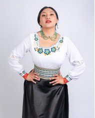 BLUSA PUCHKA PETRÓLEO BORDADO ORLÓN