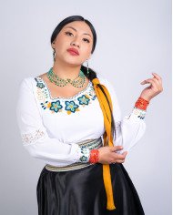 BLUSA PUCHKA PETRÓLEO BORDADO ORLÓN